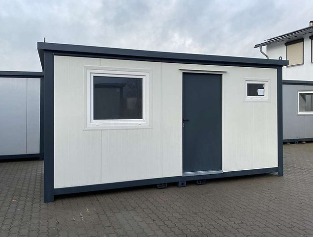 Container 5x2,40m + Sanitaire